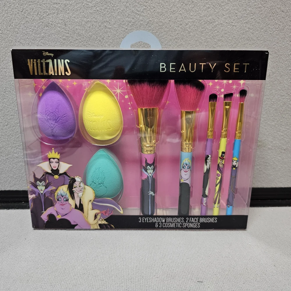 Disney Villains Beauty Set with Brushes and‎ Sponges